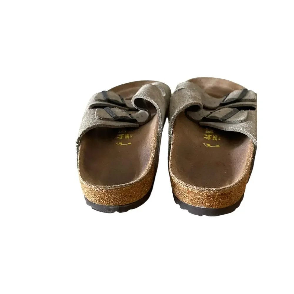 Birkenstock Arizona sandals in a taupe M:11